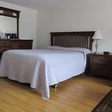 Stonehouse Motel And Restaurant Truro Room photo