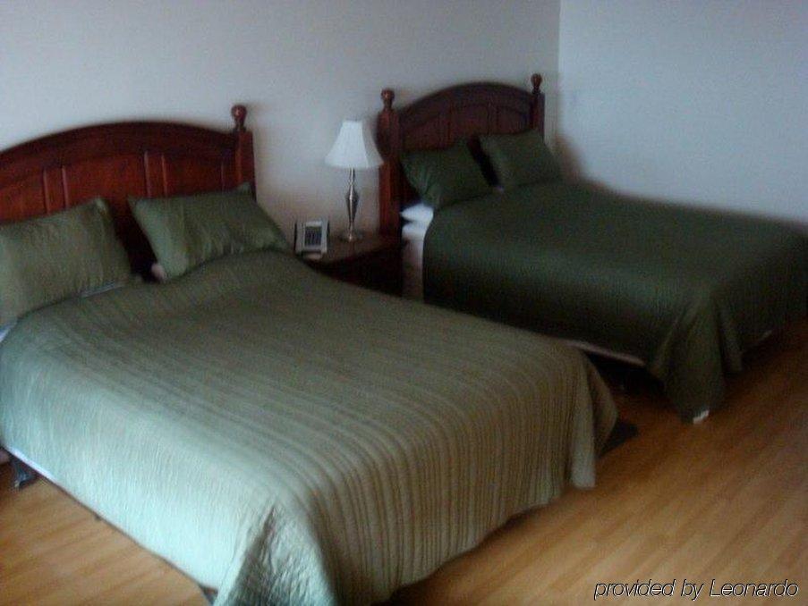 Stonehouse Motel And Restaurant Truro Room photo