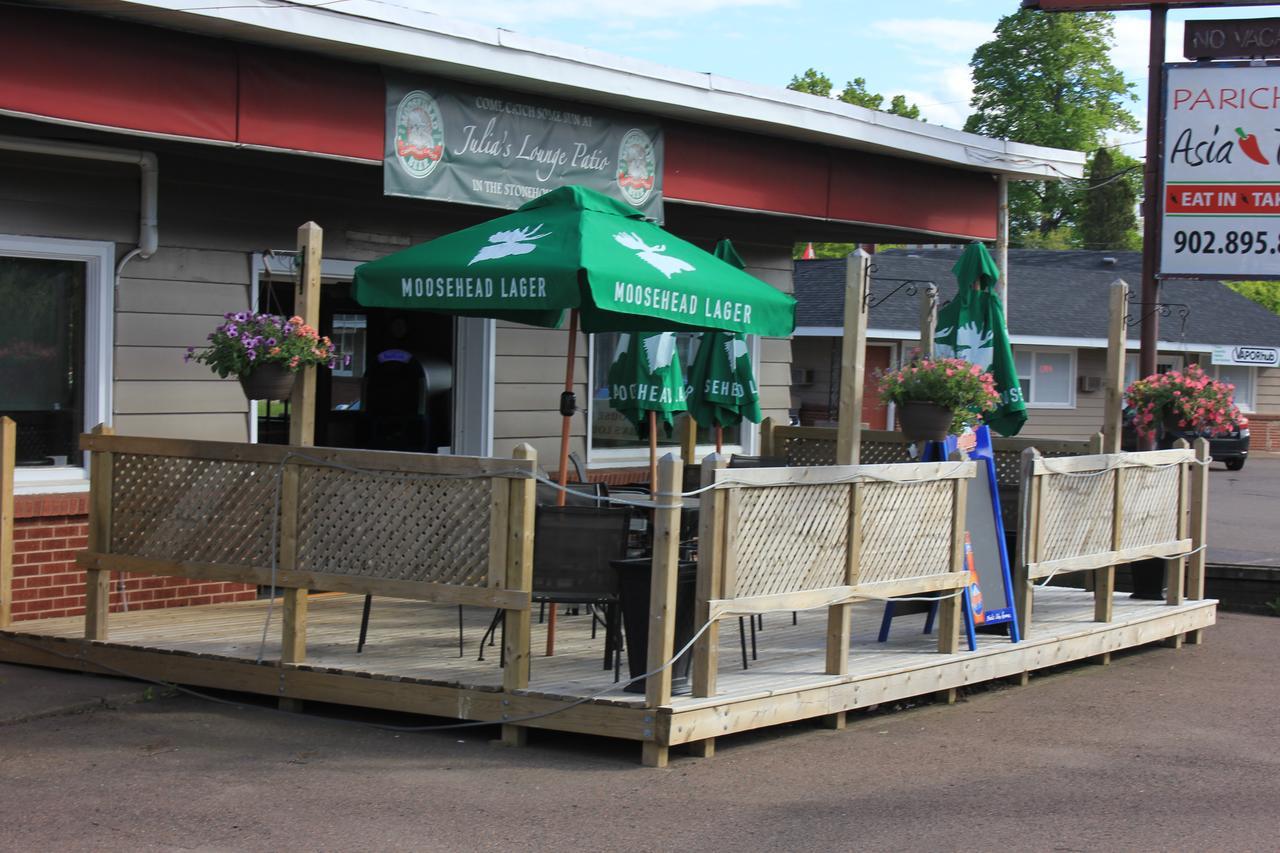 Stonehouse Motel And Restaurant Truro Exterior photo